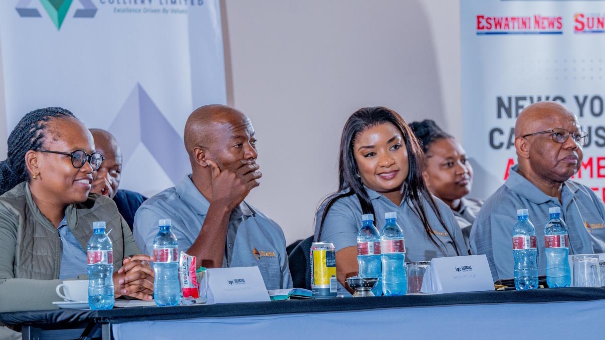 (L-R) The Financial Manager of Eswatini Mobile Nokuthula Dlamini, Managing Director of Inyatsi Construction Sandile Mhlanga, Managing Editor of The Times of Eswatini Thobeka Manyathela and Dr Khotso Ramphele from The Clinic Group.