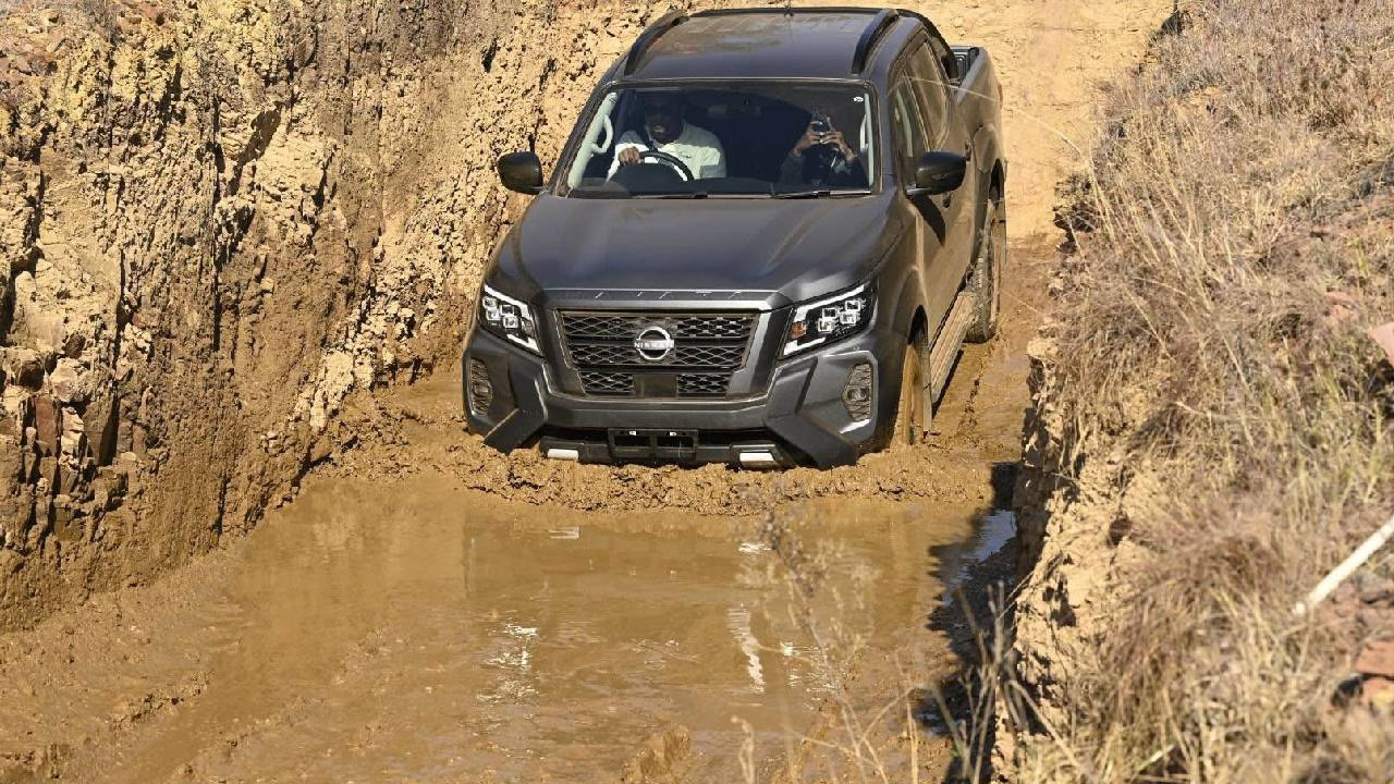 The new Nissan Navara Stealth
