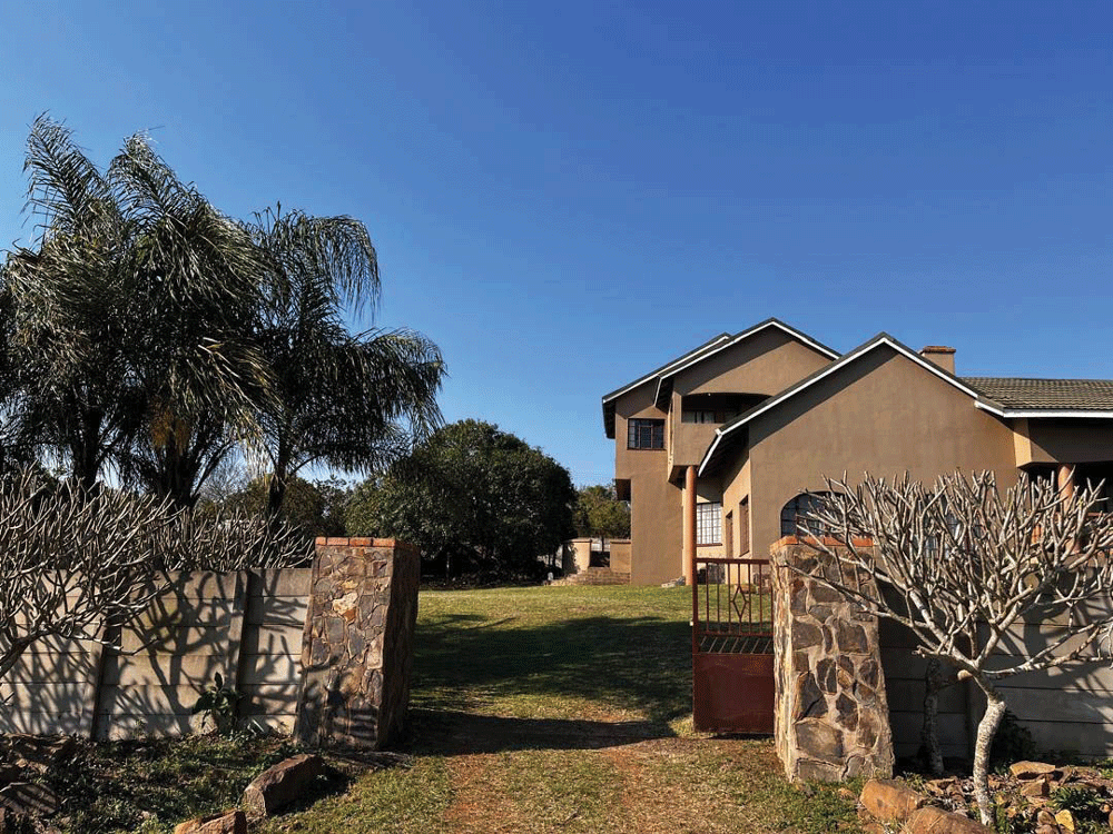 The property has a surdy gate fixture, ensuring controlled access and it is just 1km away from the town. It is also accessible through a short gravel road.