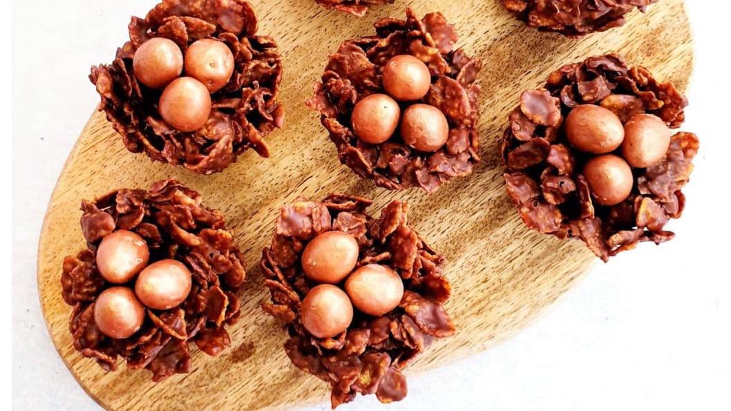 NO-BAKE CHOCOLATE CORNFLAKE CLUSTERS