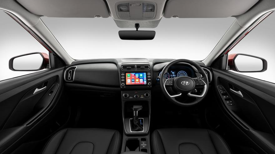The unfussy and minimalist interior of the dash and instrument panel also makes my brain feel less foggy.
