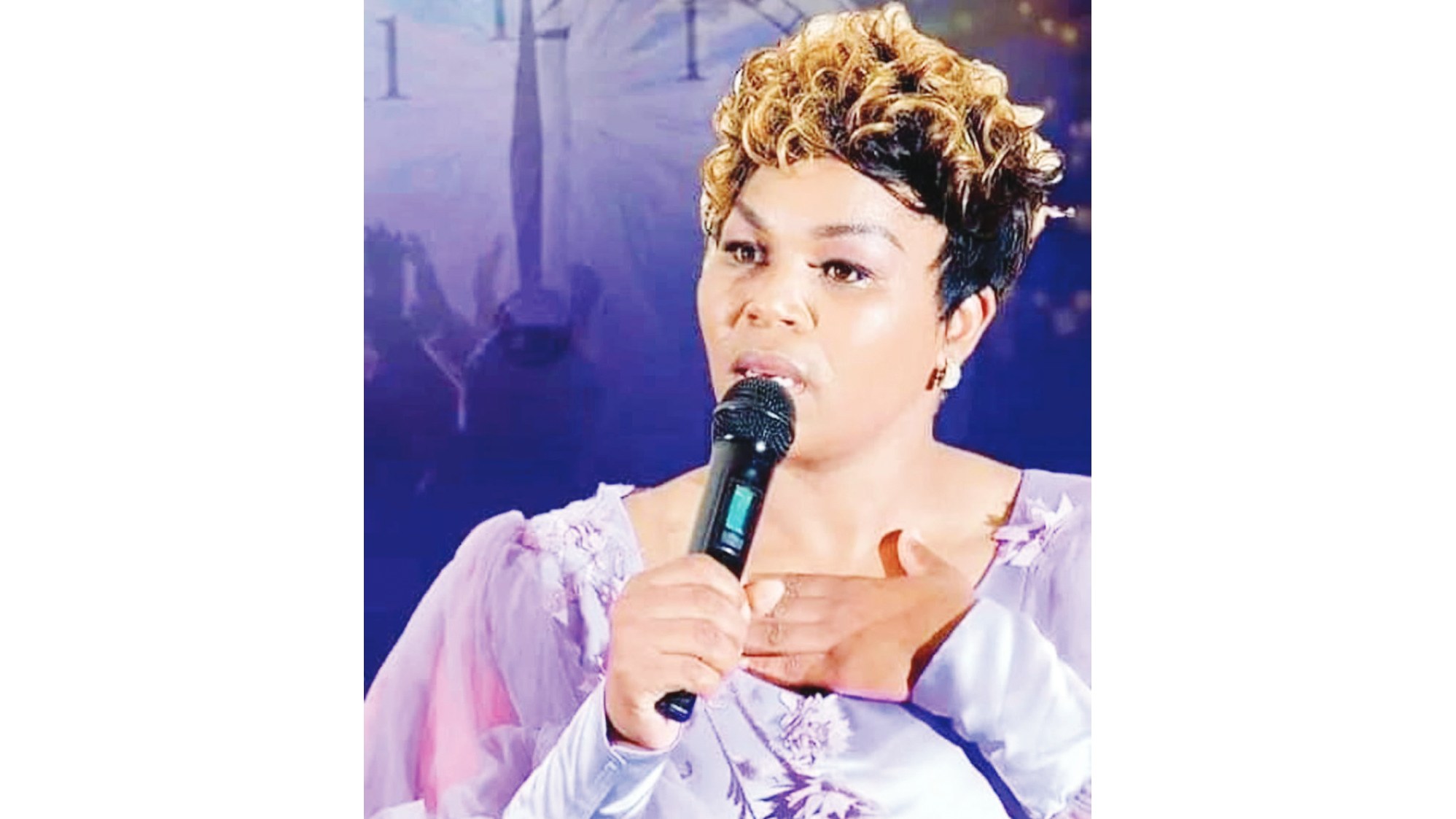 Guest artist Nelly Siwela from GVLC and guest Apostle Thokozani Dlamini from GVLC.