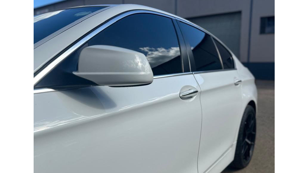 Peace of mind on every journey: Smash & Grab tint that protects what matters most.