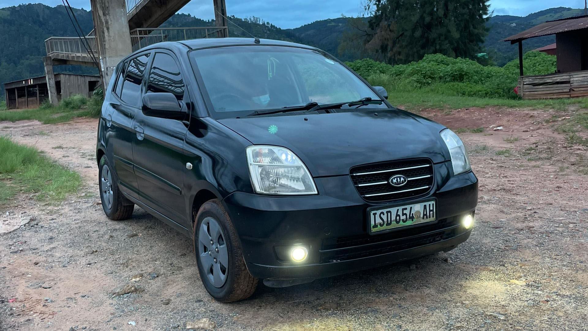 Mavuso praises the caru2019s performance on the road, noting its agility and responsiveness that make every drive a pleasurable experience.