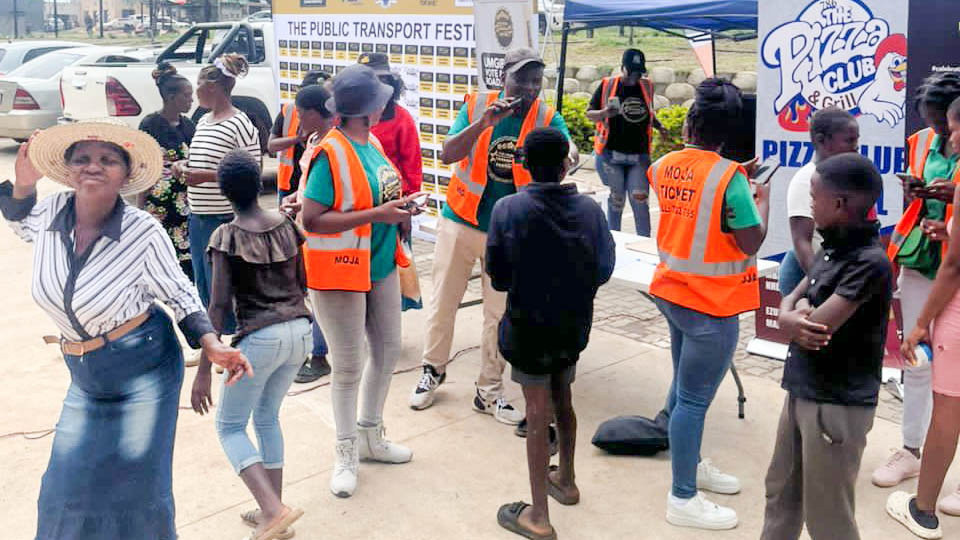 The first of the 12 Umgibeli Vote and Win roadshows kickstarted at Siphofaneni Plaza during Black Friday. Prizes worth E1000 were won.