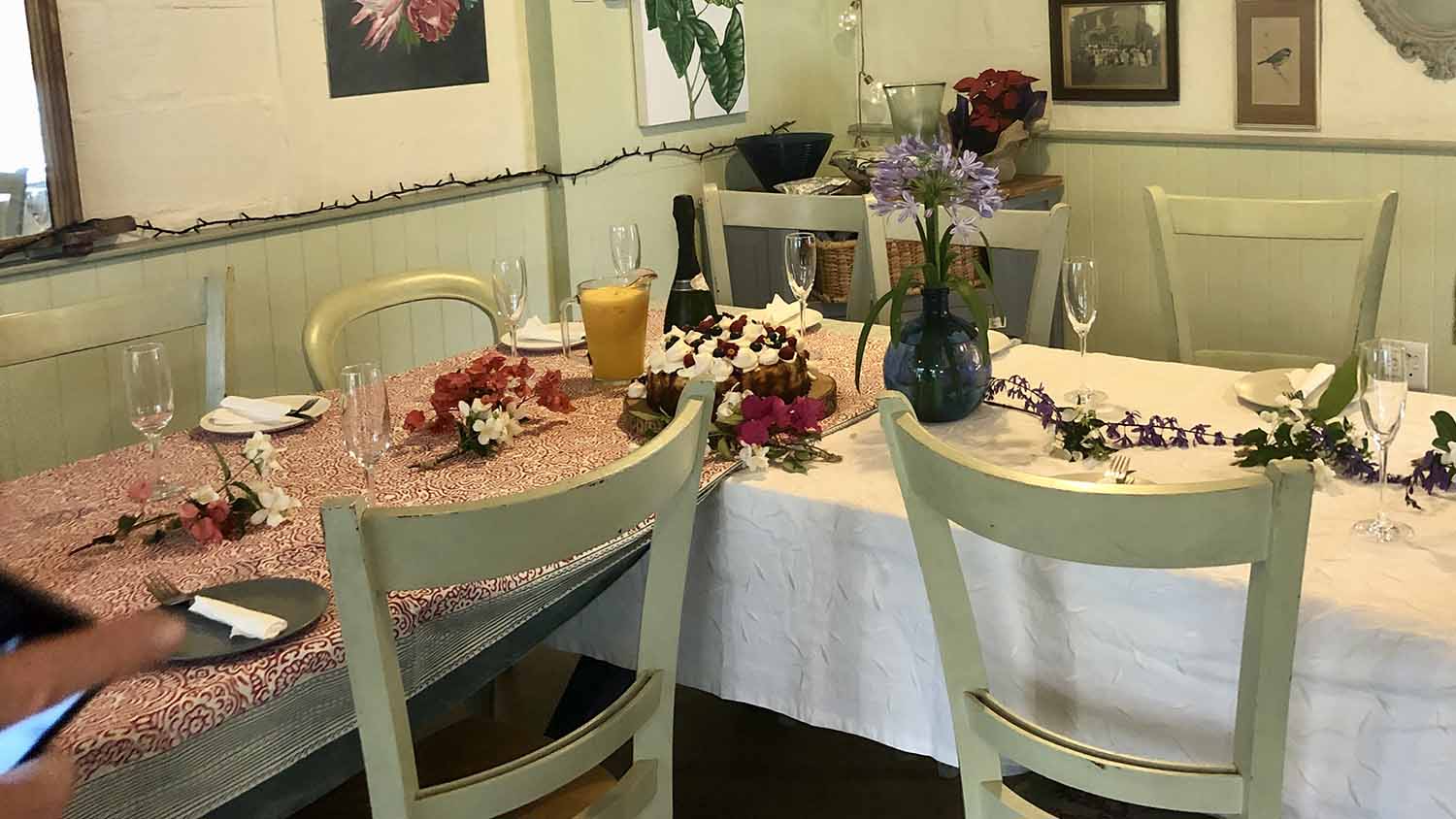 LoveAtSugarSnapCafe: Share your most heartwarming photos of time spent here to win a special Valentineu2019s hamper.