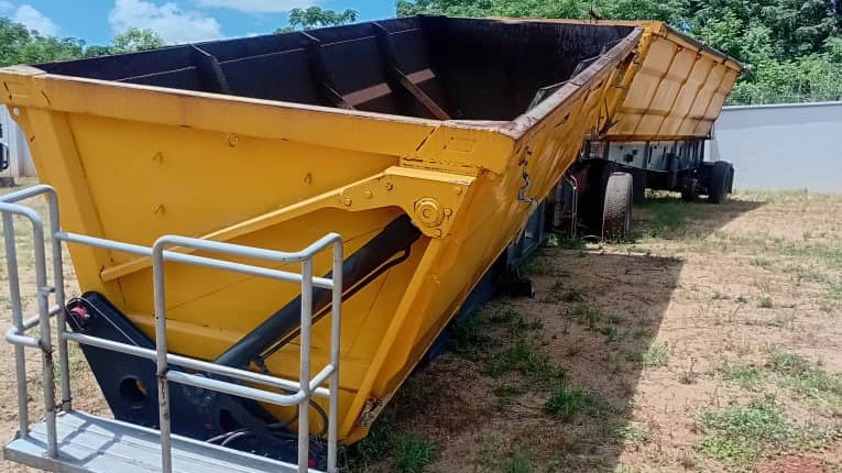 A double side tipper trailer that is in good condition.