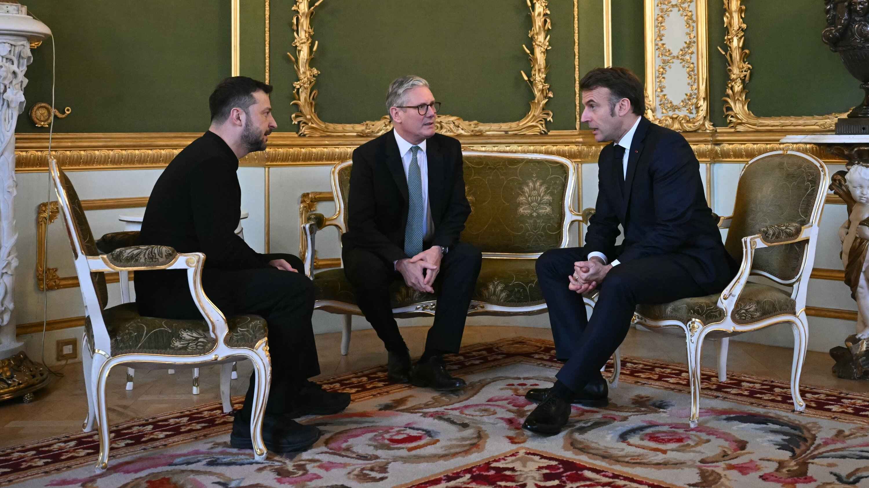 Macron, Zelenskyy and Starmer spoke on the phone on Saturday. (Pic: The New York Times)
