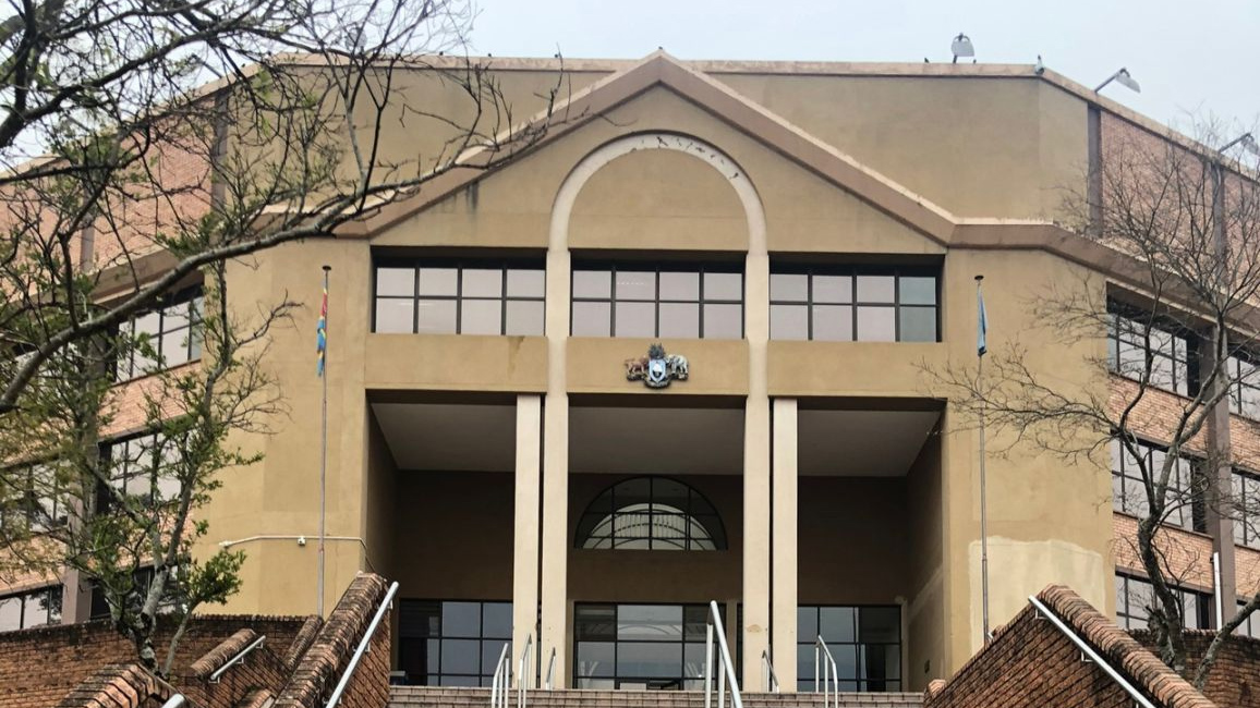 Registrars out-earn judges, ministers