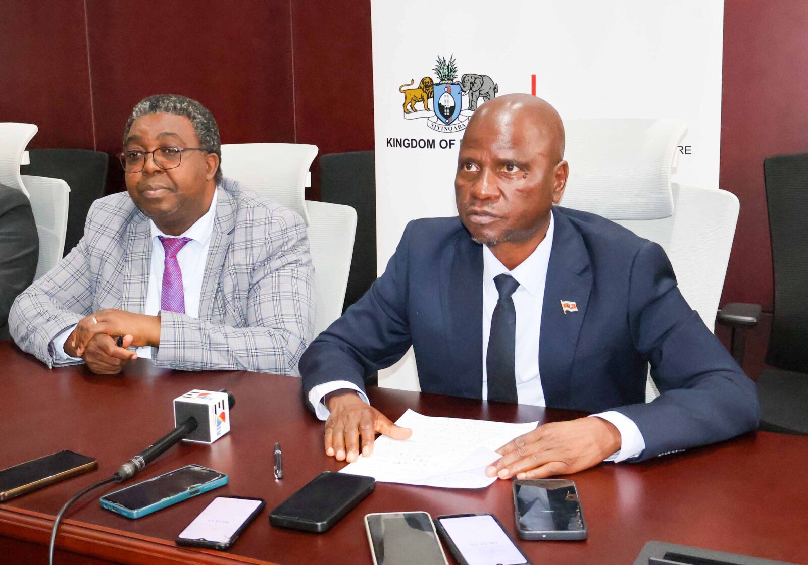 Principal Secretary in the Ministry of Agriculture Sydney Simelane (L) and the Ministry for Agriculture Mandla Tshawuka yesterday during a press conference where it said there are no new FMD cases and no active cases in the country at this time. (Pic: Sibusiso Shange)