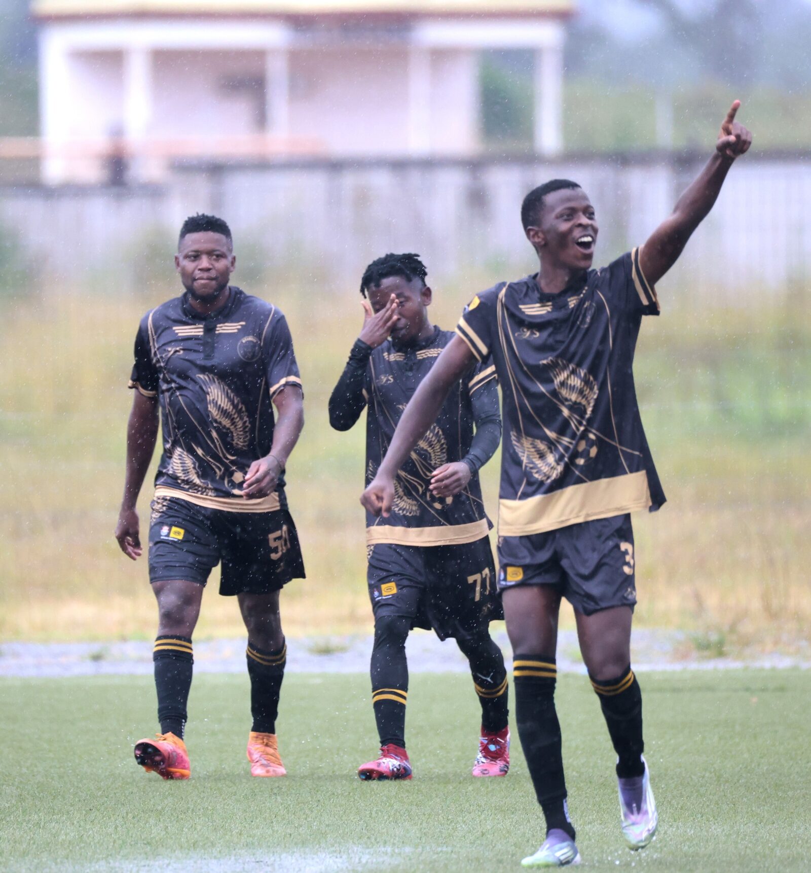 Mbabane Highlanders have lost star midfielder Siyabonga Mkhonto to Nsingizini Hotspurs.