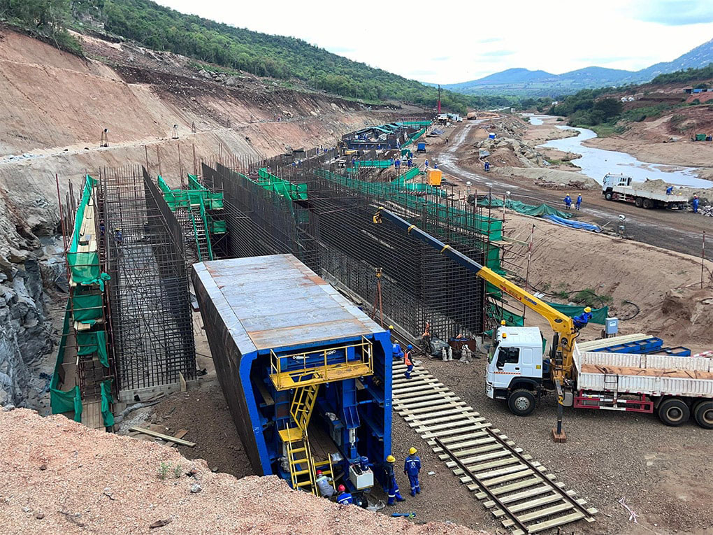 The Chinese consortium contracted to construct the E2.6 billion Mpakeni Dam has categorically stated that it will not abandon the project. this is despite an advisory from the People’s Republic of China warning its nationals to evacuate Eswatini. (Pic: EWADE)