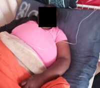 The mother of the deceased minor aged three years on her hospital bed after doctors were able to stabilise her and her eight-year-old son, who both survived. The mother and her children ingested poisoned emahewu that were offered to her father by an unknowm woman who came to the home disguised as a patient. (Pic: Khaya Simelane)