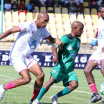 Manzini Sea Birds defensive midfielder Mpendulo Tfomo closes down Green Mamba winger Siyabonga 'Gusheshe' Zwane, while Sea Birds captain Ndumiso 'Tower' Ndaba keeps a watchful eye on the contest. Tfomo is reportedly set to join Green Mamba. (Pic:Nimrod Hlophe)