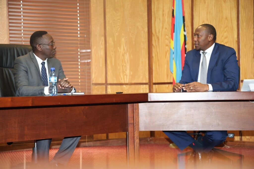 Prime Minister Russell Mmiso Dlamini has asked the World Food Programme (WFP) to support Eswatini’s plans to establish national grain reserves. The PM made the request on Monday during a meeting with WFP Country Representative Nanga Kaye at the Private and Cabinet Office.