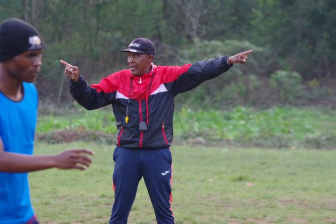 New Amawele Coach Bongani Mhlongo giving instructions on his first training session. (Pic: Machawe Fakudze)