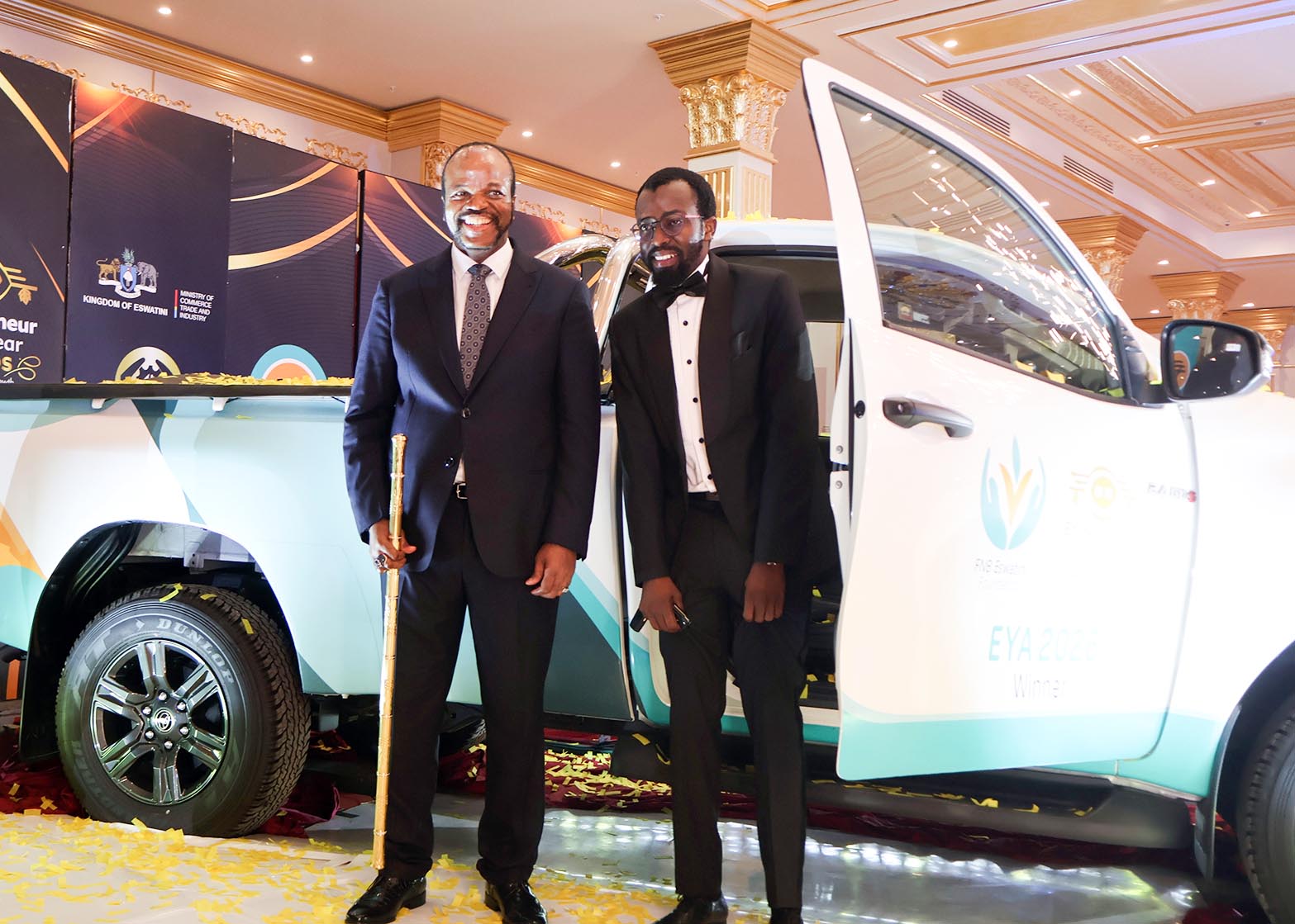 His Majesty King Mswati III and the overall winner of the Entrepreneur of the Year Award Wandile Dlamini , the owner of Notsa Eswatini. (Pic: Nhlanganiso Mkhonta)