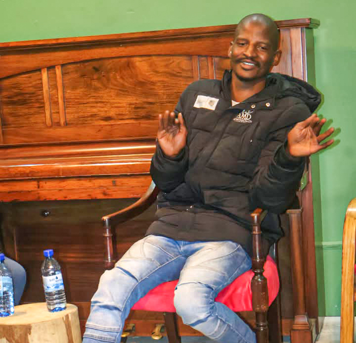 South African Director, Moruti Dhlamini stressing out a point during the session.(Pic: Neliswa Sibiya)