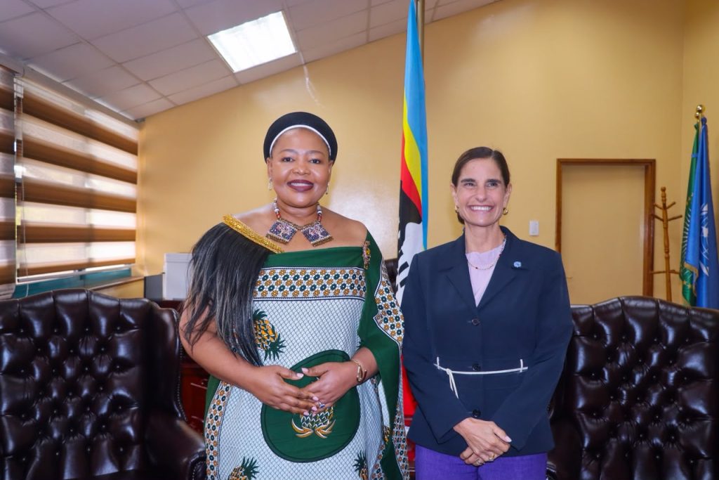 Minister for Foreign Affairs and International Cooperation Pholile Shakantu with the Eswatini FAO Representative Rosanne Marchesich.